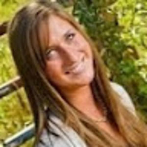 Meet your Posher, Elyse